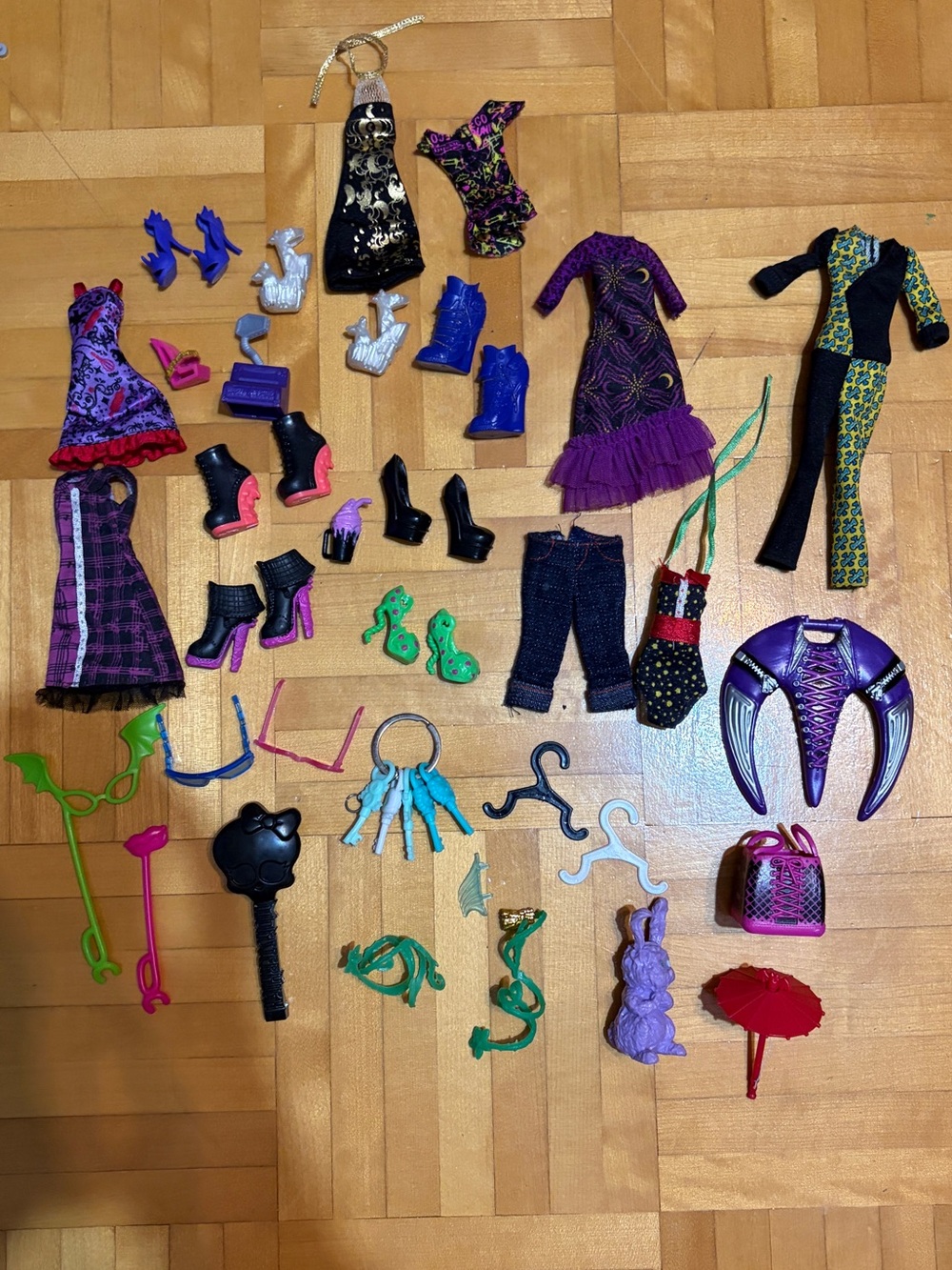 monster high Purple, Black, Green Doll Clothing & Accessories Bundle